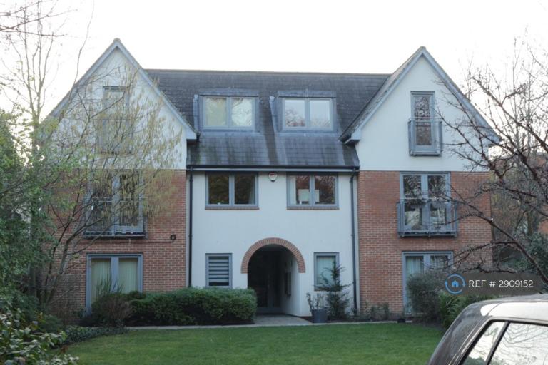 2 bedroom flat in Plaistow Lane, Bromley, BR1 (2 bed) (#2909152)