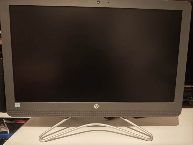 HP All In One PC 24" Win 10 8GB/2TB WiFi 