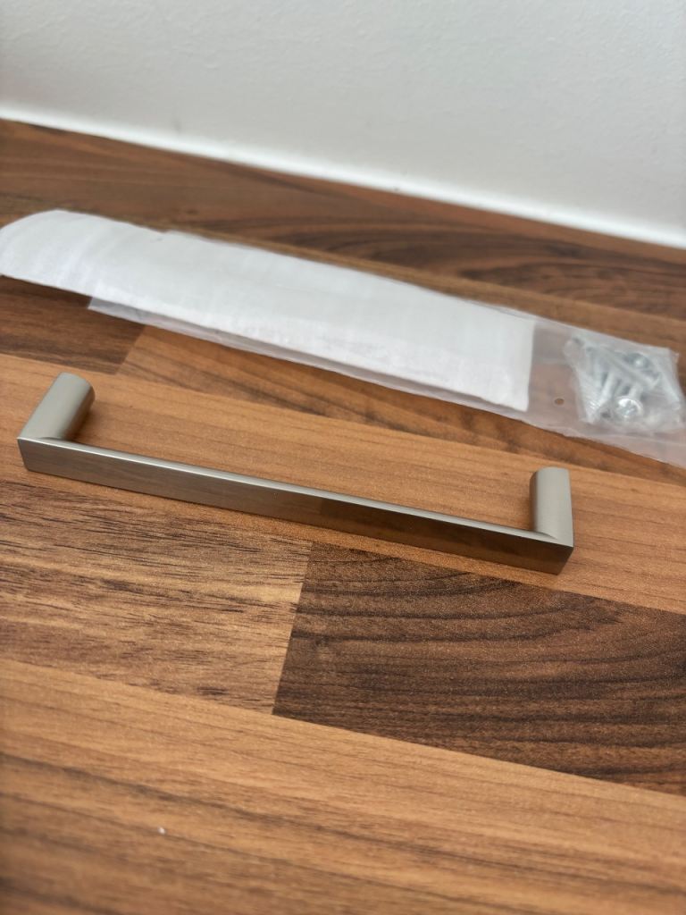 Handle & Home Kitchen/Cabinet Handle – Brand New, Silver