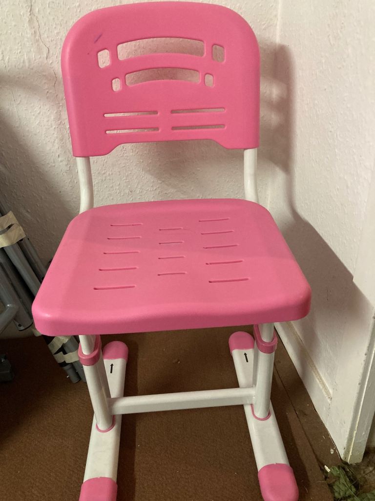 image for 2 free children’s desk chairs