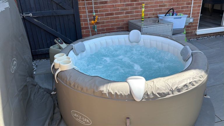 Lay-Z-Spa Barbados AirJet WiFi Hot Tub + Winter Cover + Accessories