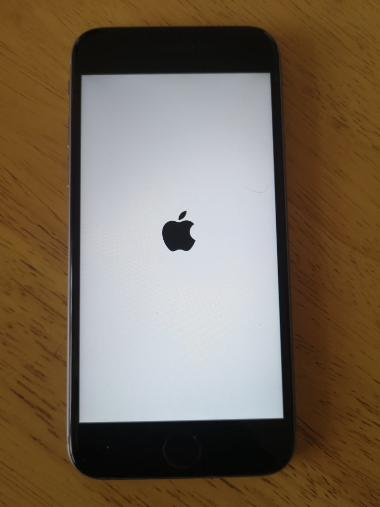 Iphone 6S in black/grey excellent condition SPARES/REPAIRS.