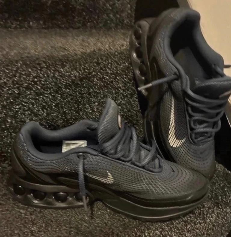 Nike Air Max DM Trainers – navy Black, UK 8, As Good As New