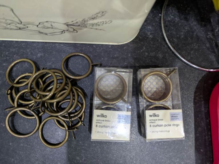 Curtain pole rings x32 - antique brass 