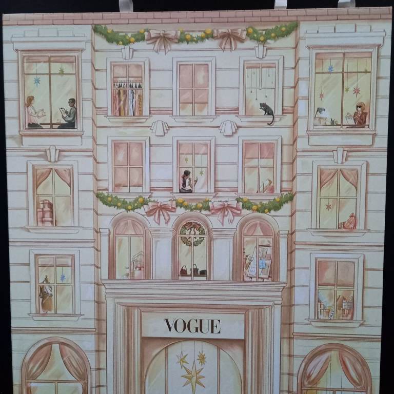 2025 VOGUE BEAUTY FESTIVE CALENDAR BOX