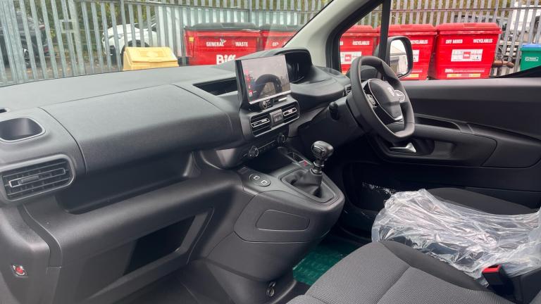 2025 Peugeot Partner Long Diesel 1.5 BlueHDi 100 Professional Plus Van Van Diesel Manual