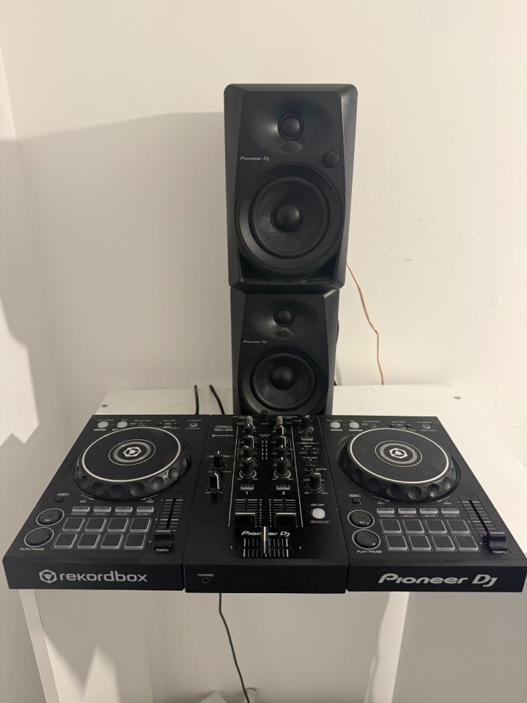 image for DDJ-FLX4 WITH PIONEER SPEAKERS/CABLES