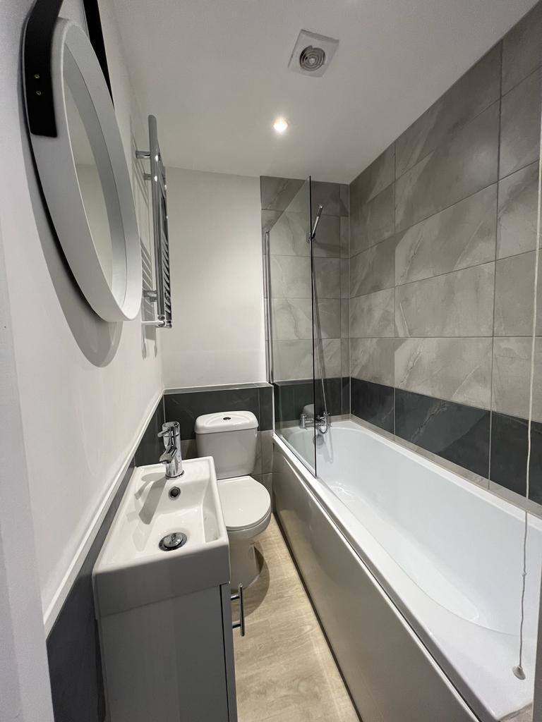 No deposit!! Room in a shared house to rent.