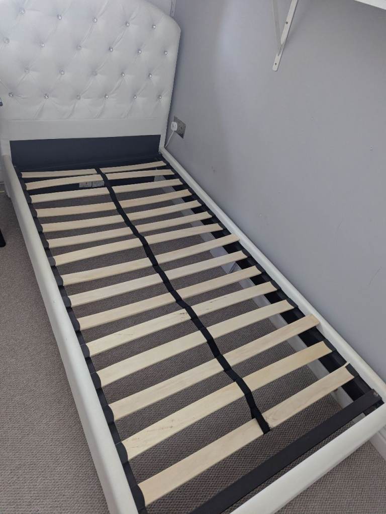 A single bed in a good condition 