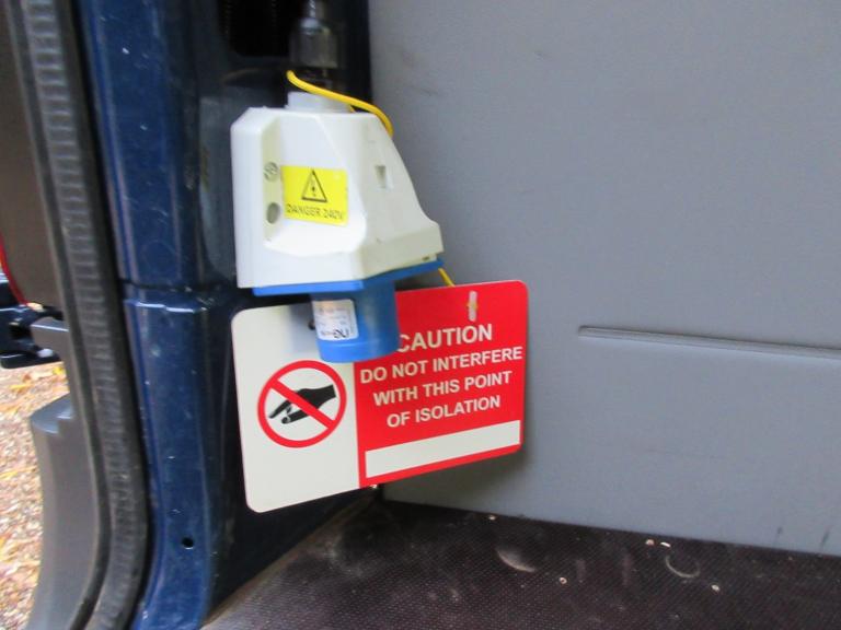 2014 Mercedes-Benz Sprinter 316 2.1CDi 3.5T L2H2 MWB MED ROOF [Email address removed. Click Email...