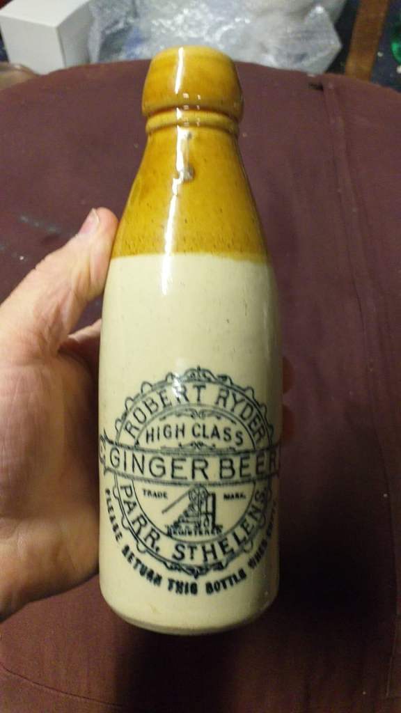 WANTED OLD VICTORIAN BOTTLES AND POTS.