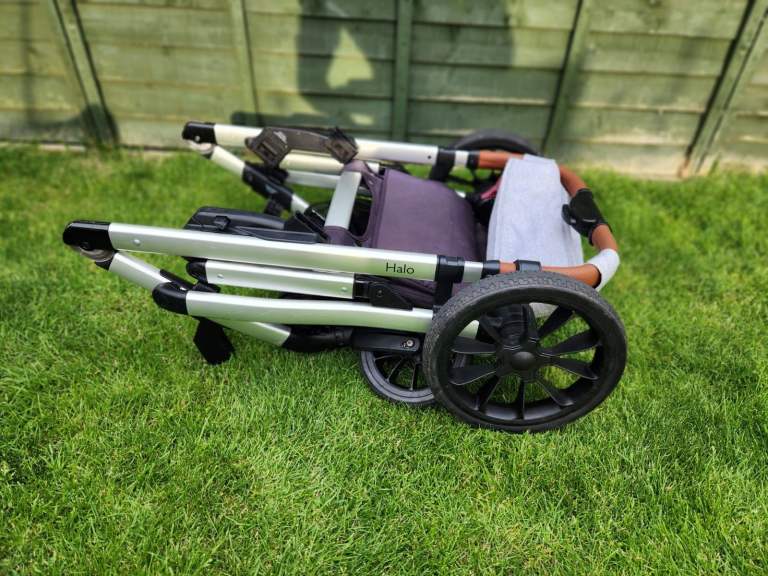 Zummi halo twin pram.