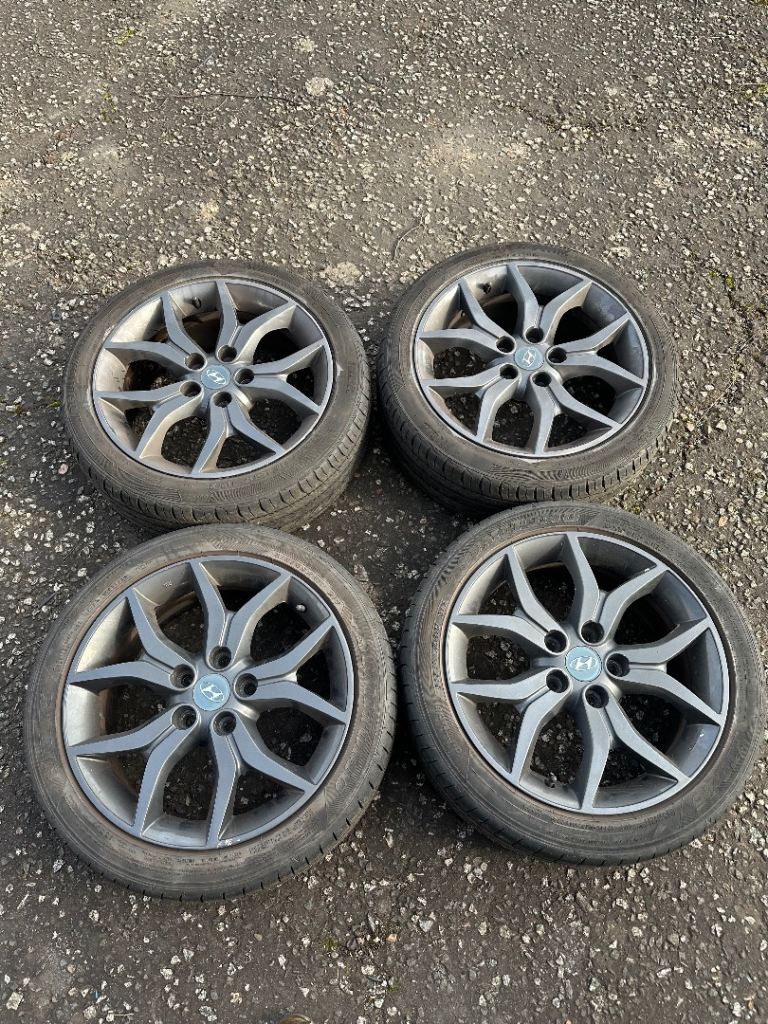 Hyundai Coupe 17 inch alloy wheels & tyres