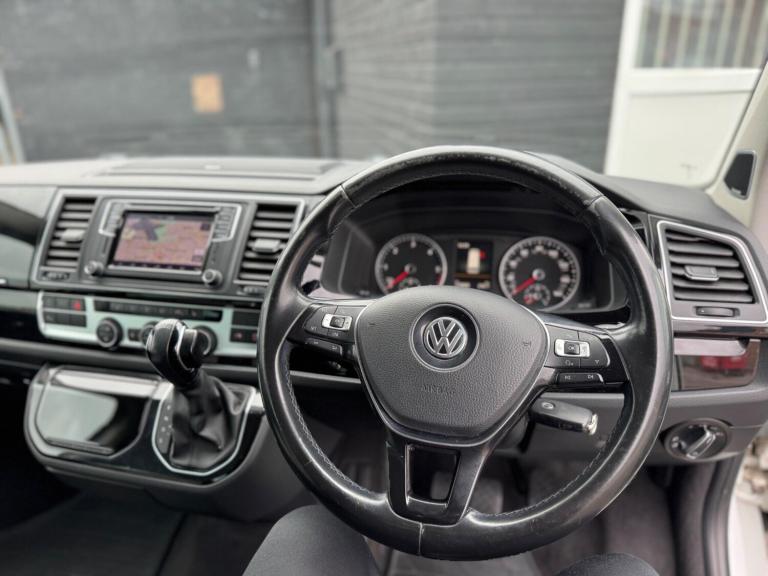 2016 Volkswagen Caravelle 2.0 TDI BlueMotion Tech 204 Executive 5dr DSG MPV DIESEL Automatic