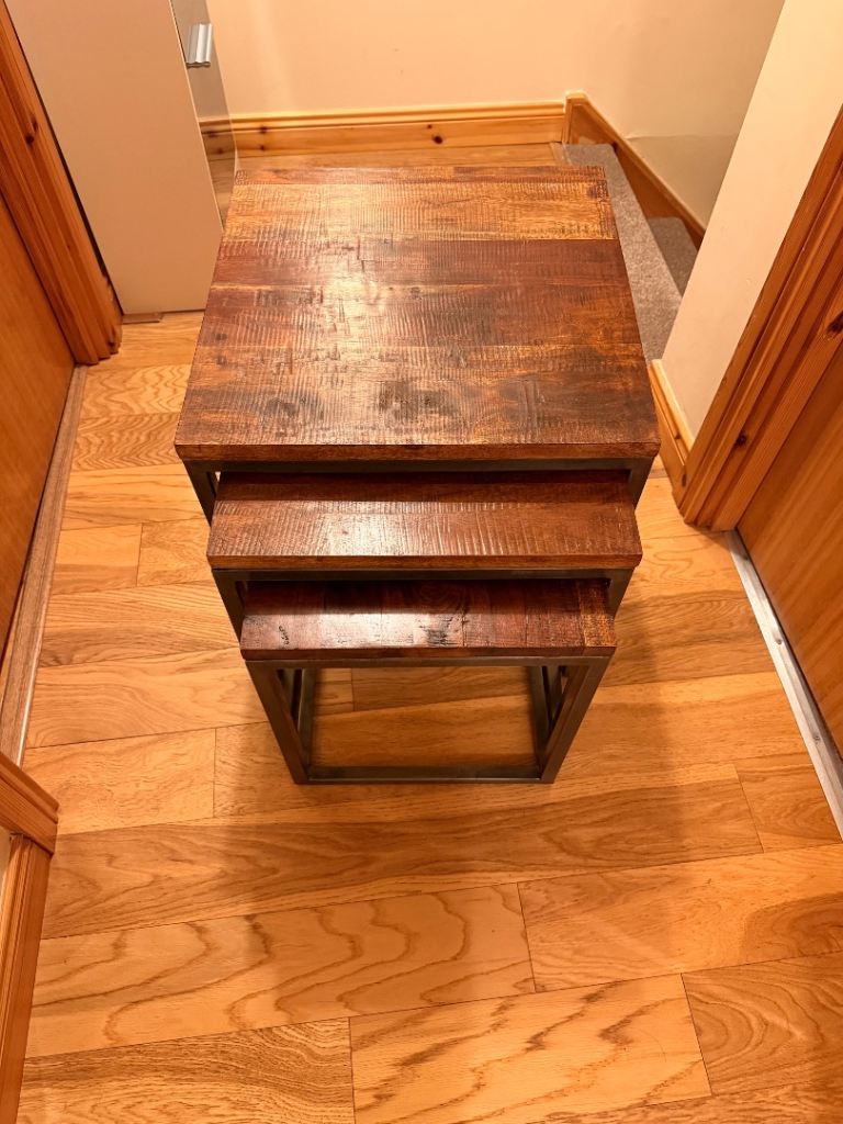 Acacia nest of tables 