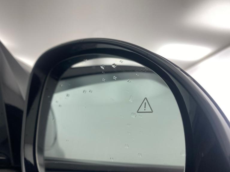 2022 Genesis GV60 77.4kWh Premium SUV 5dr Electric Auto (229 ps) - NAV - HEATED STEERING - BL Suv...