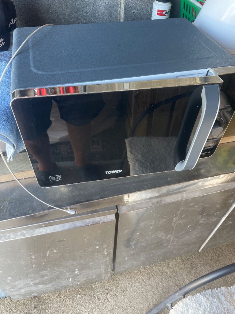 Tower microwave