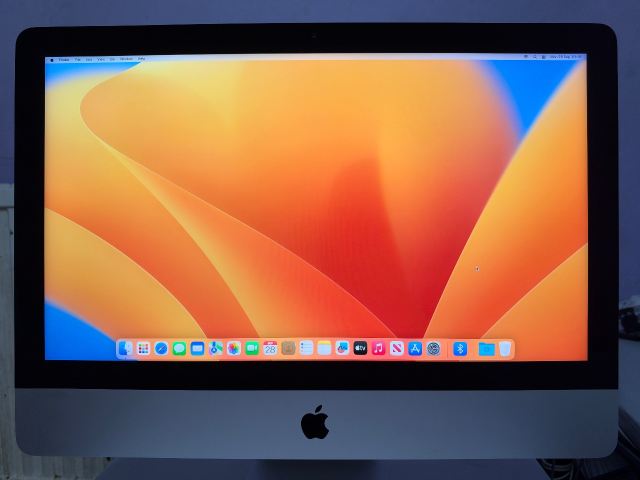 Apple iMac 21.5” 4K Retina 2017 – 3.4GHz i5, 1TB + Magic Keyboard