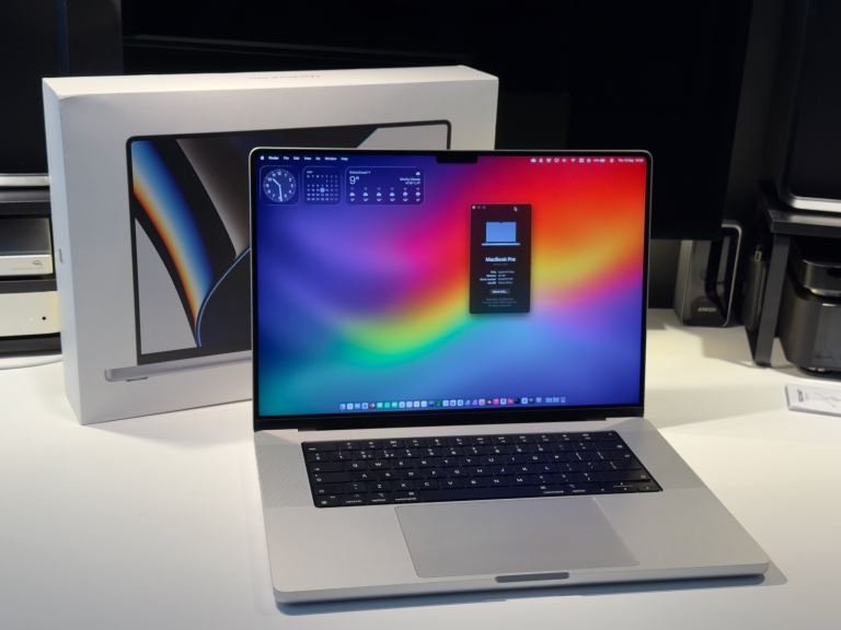 Macbook Pro M1 Max 16" 32GB Ram 1TB 10CPU/32GPU