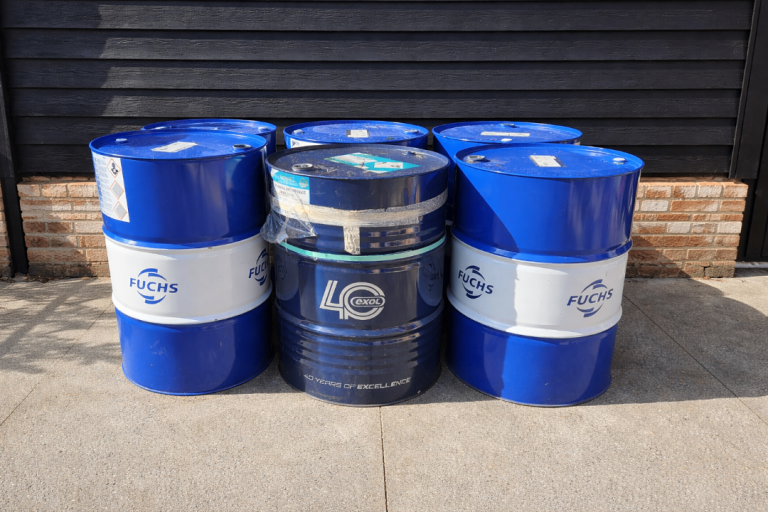 NEARLY NEW - 205L/45gl empty oil drums