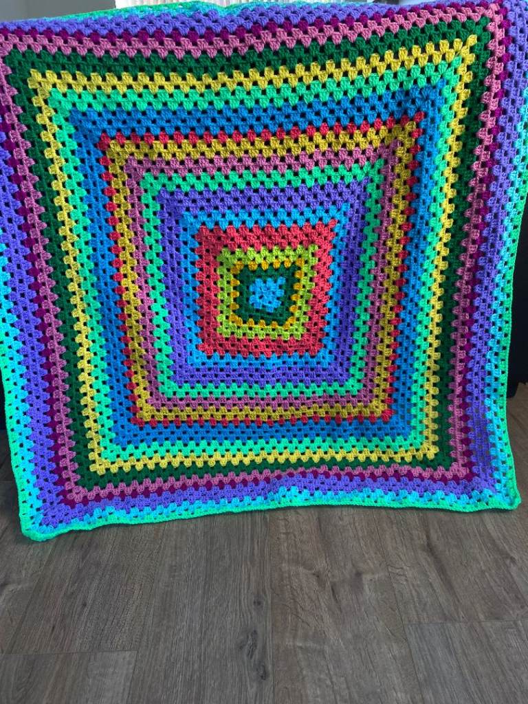 New handmade crochet blanket/throw approx 40 inch square