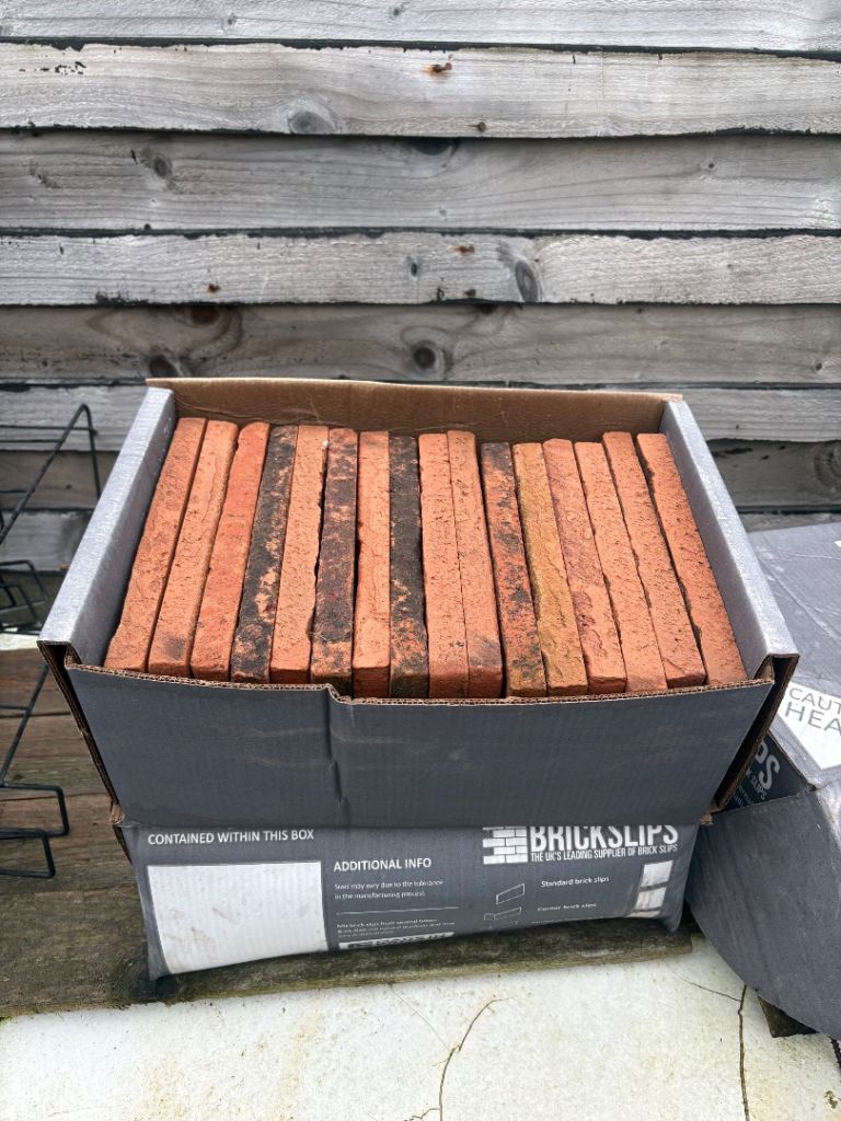 Red brick slips 
