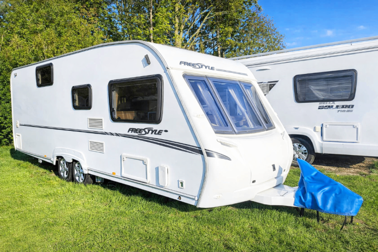 2007 Abbey Freestyle Twin Axle Bunk Bed Caravan – 6 Berth with Motor Mover
