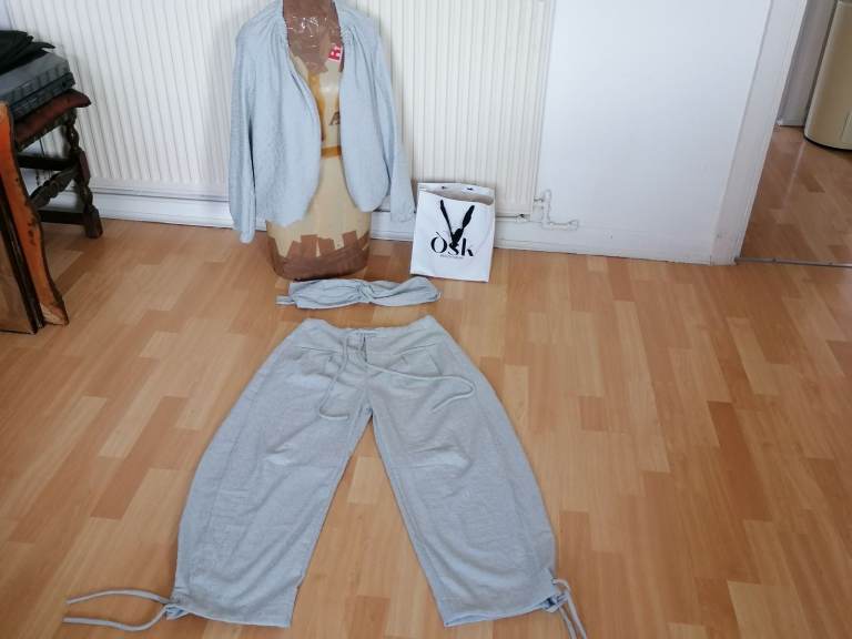 New : Brazilian Designer Boutique OSK Salgunamu 3 Piece Baggy Summer Trouser Suit Outfit. Size : M 