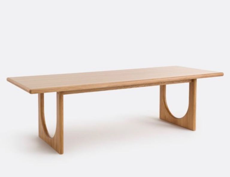 BRAND NEW Large Solid Oak Dining Table