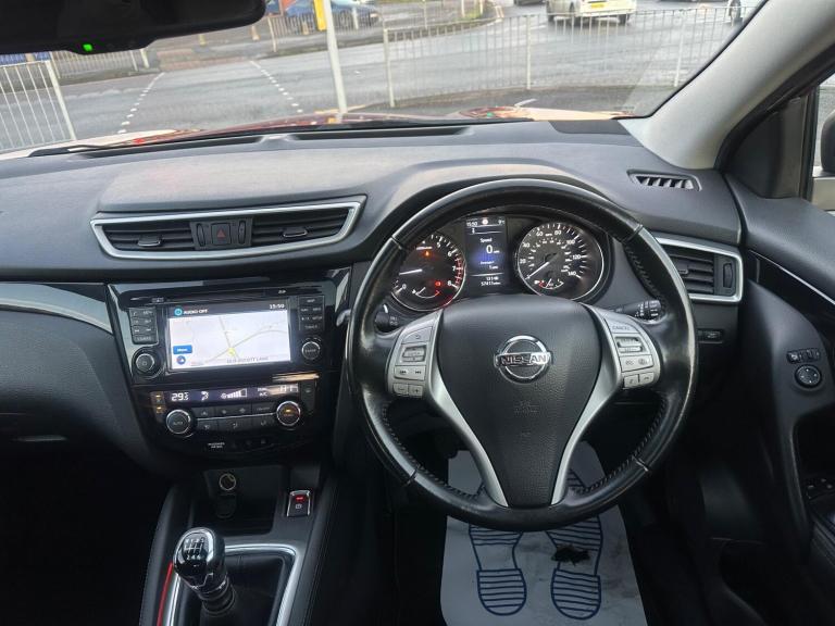 2015 Nissan Qashqai 1.2 DiG-T N-Tec+ 5dr HATCHBACK PETROL Manual