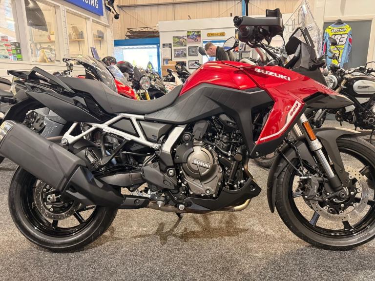 2025 Suzuki V Strom 800 re