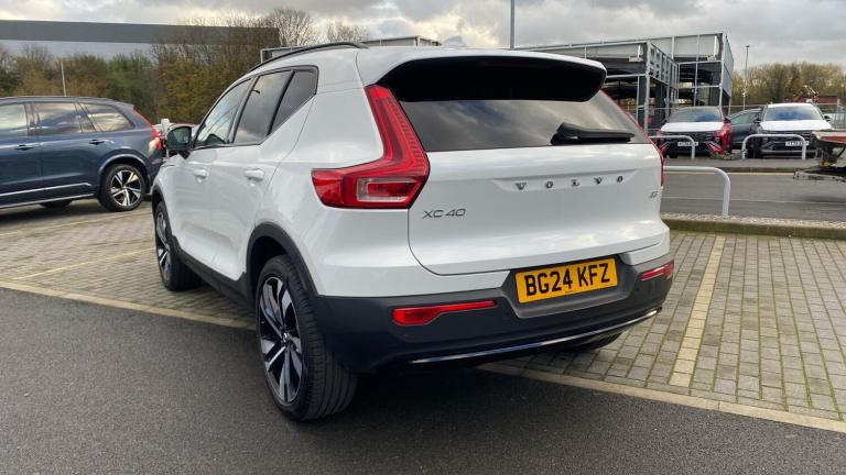 2024 Volvo XC40 2.0 B3 MHEV Ultimate SUV 5dr Petrol Hybrid DCT Auto Euro 6 (s/s) (163 ps) ESTATE ...