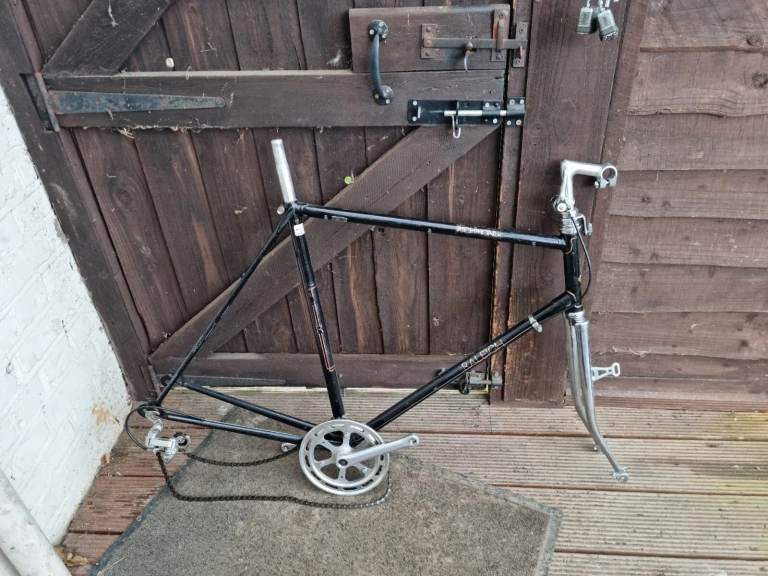 Raleigh Richmond Vintage 23.5 inch Frame Project  