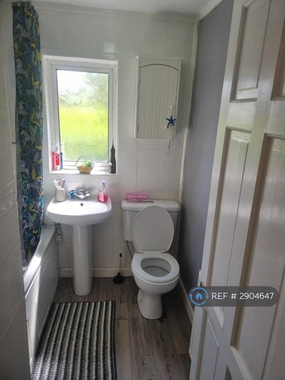 2 bedroom house in Shaw Road, Oldham, OL2 (2 bed) (#2904647)