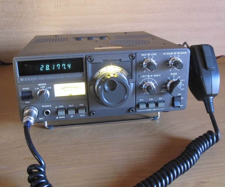 TRIO / KENWOOD TS-120V HAM RADIO HF TRANSCEIVER