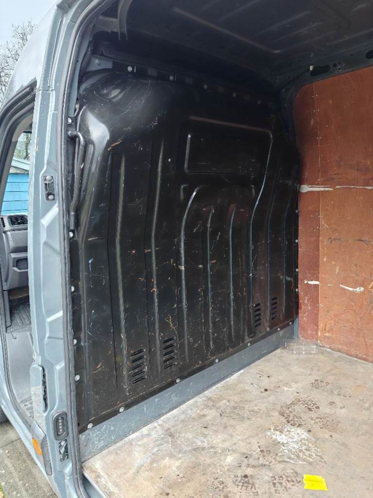 Medium Height Bulkhead Renault Master / Nissan NV400 / Vauxhall Movano