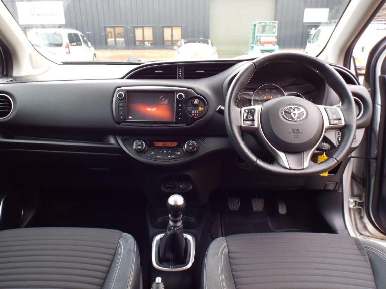 Toyota Yaris 1.33 Dual VVT-i Excel Euro 5 5dr Euro 5 Petrol Manual