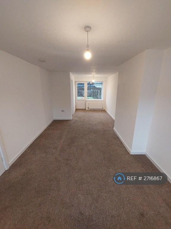 3 bedroom house in Stockdale Crescent, Bamber Bridge, Preston, PR5 (3 bed) (#2716867)