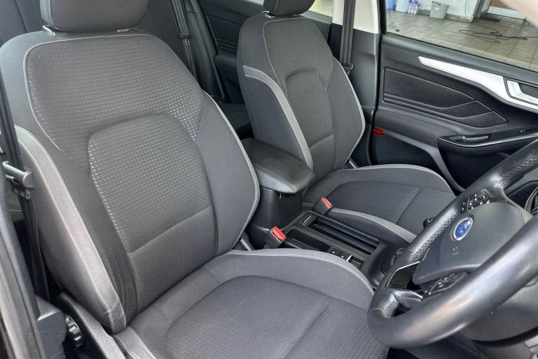  Ford Focus 1.0t Ecoboost Zetec Hatchback 5dr Petrol Manual Euro 6 s/s 100 Ps