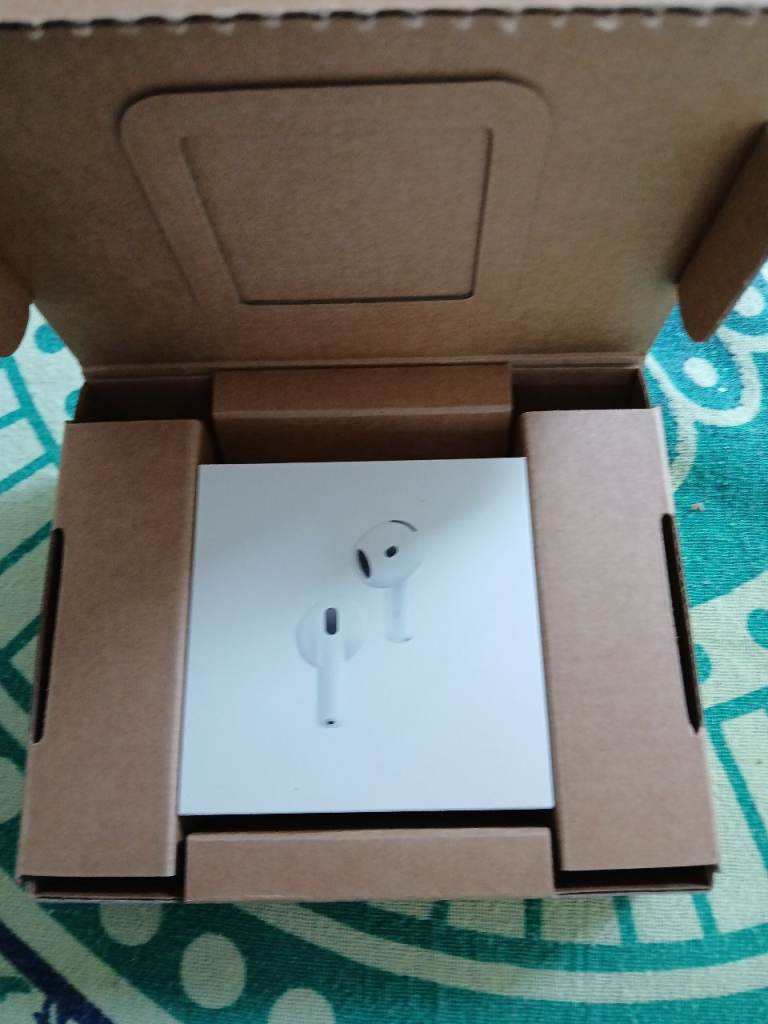 New Apple Air Pod 4 ANC