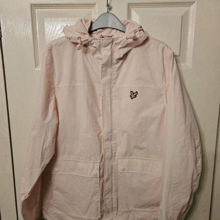 Lyle & Scott Lightweight Zip Through Windbreaker/Rain Jacket (XXL)In Stonewash Pink.