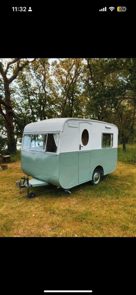 Newly Renovated Original 1950’s VINTAGE Eccles Caravan/ Trailer, large, sleeps 4, Mint
