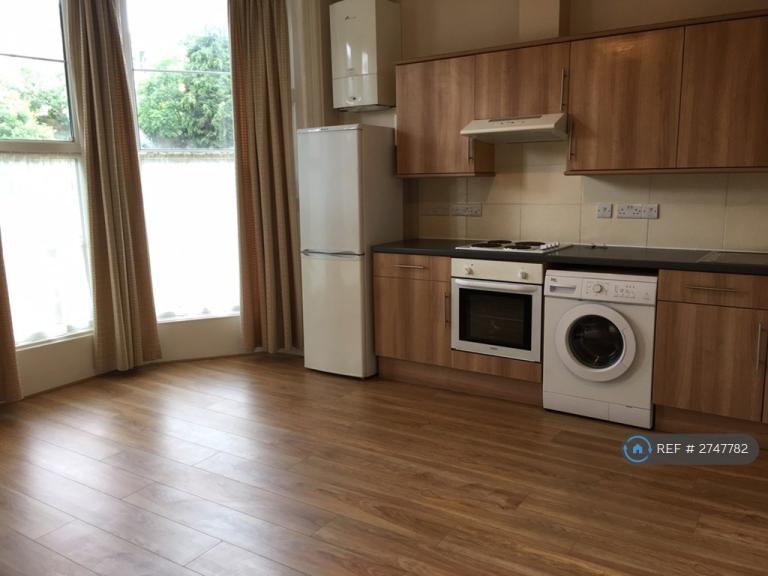 2 bedroom flat in Cheltenham Road, Bristol, BS6 (2 bed) (#2747782)