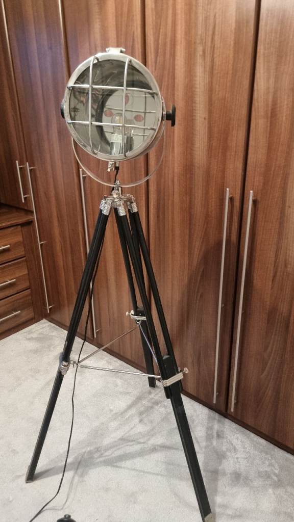 Tripod Floor lamp