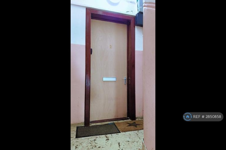 Studio flat in New St, Paisley, PA1 (#2850858)