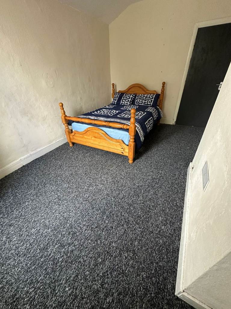 Room Available in Oakfield rd, B12 