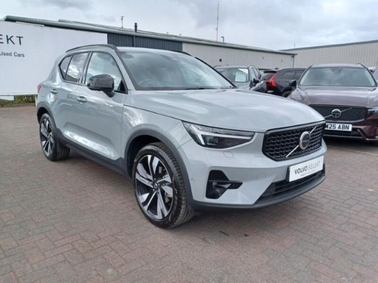 VOLVO XC40 2.0 B4P Ultra Dark 5dr Auto