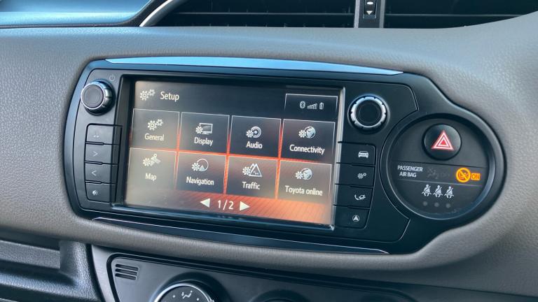 2017 Toyota Yaris 1.33 VVT-i Design 5dr Petrol Hatchback Hatchback Petrol Manual