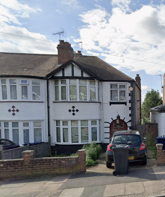 Flat 3, 210 Conway Cres, Perivale, Greenford UB6 8JF