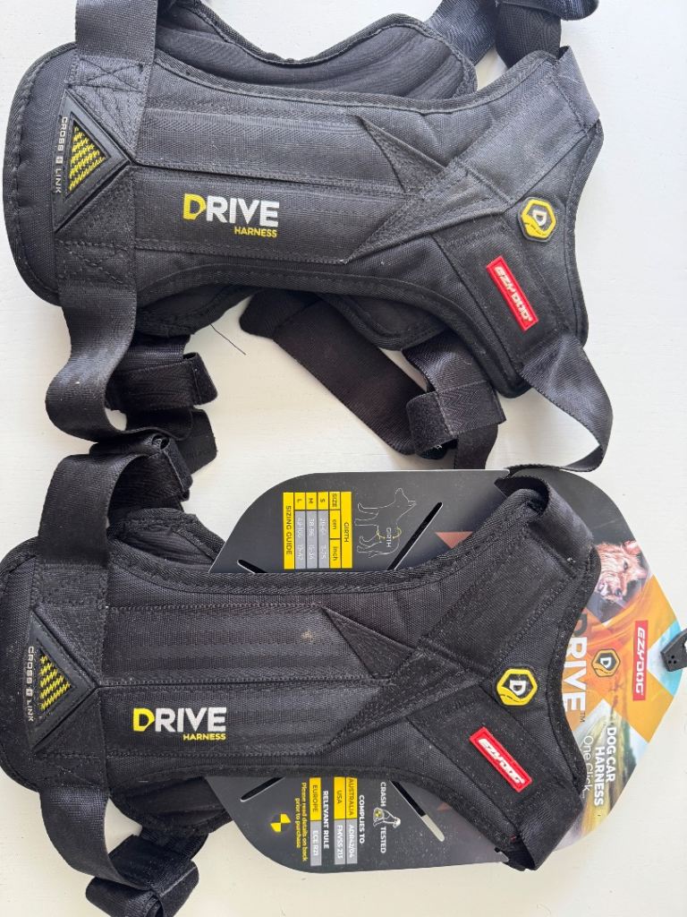 2 X Dog car harness (M)